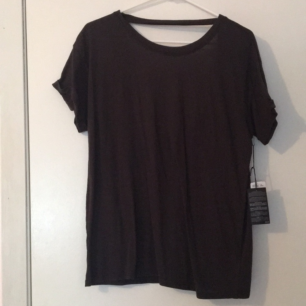 Forever 21 Black tee with cut out back